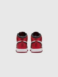 AIR JORDAN 1 HI OG "VARSITY RED" PS 15 AIR JORDAN 1 HI OG "VARSITY RED" PS -A Ma Maniéré Clothing Shop AJ1HIVARSITYREDPS 7