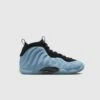 Nike AIR FOAMPOSITE ONE "PSYCHIC BLUE" GS 1 Nike AIR FOAMPOSITE ONE "PSYCHIC BLUE" GS -A Ma Maniéré Clothing Shop FOAMPOSITEPSYCHICBLUGS 1